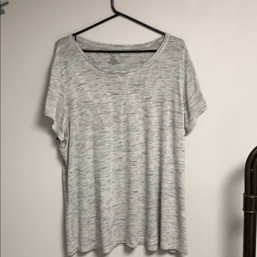 Apt 9 l Gray Women’s light extra long tee scoop neck, short sleeve XL.